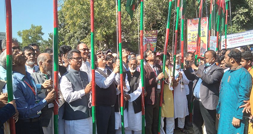 শেখ হাসিনা মাঝে মাঝে বিএনপিও চালান : হুইপ স্বপন