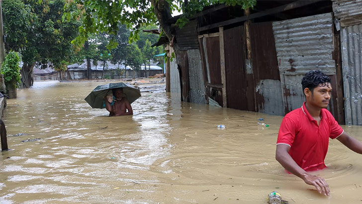 খাগড়াছড়িতে টানা দুইদিন ভারী বর্ষণে পানিবন্দী শতাধিক পরিবার